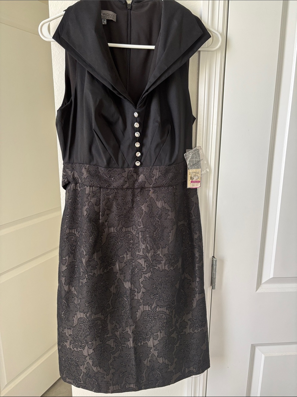 Donna Ricco Black Sleeveless Sheath Dress with Lace-Effect Skirt
